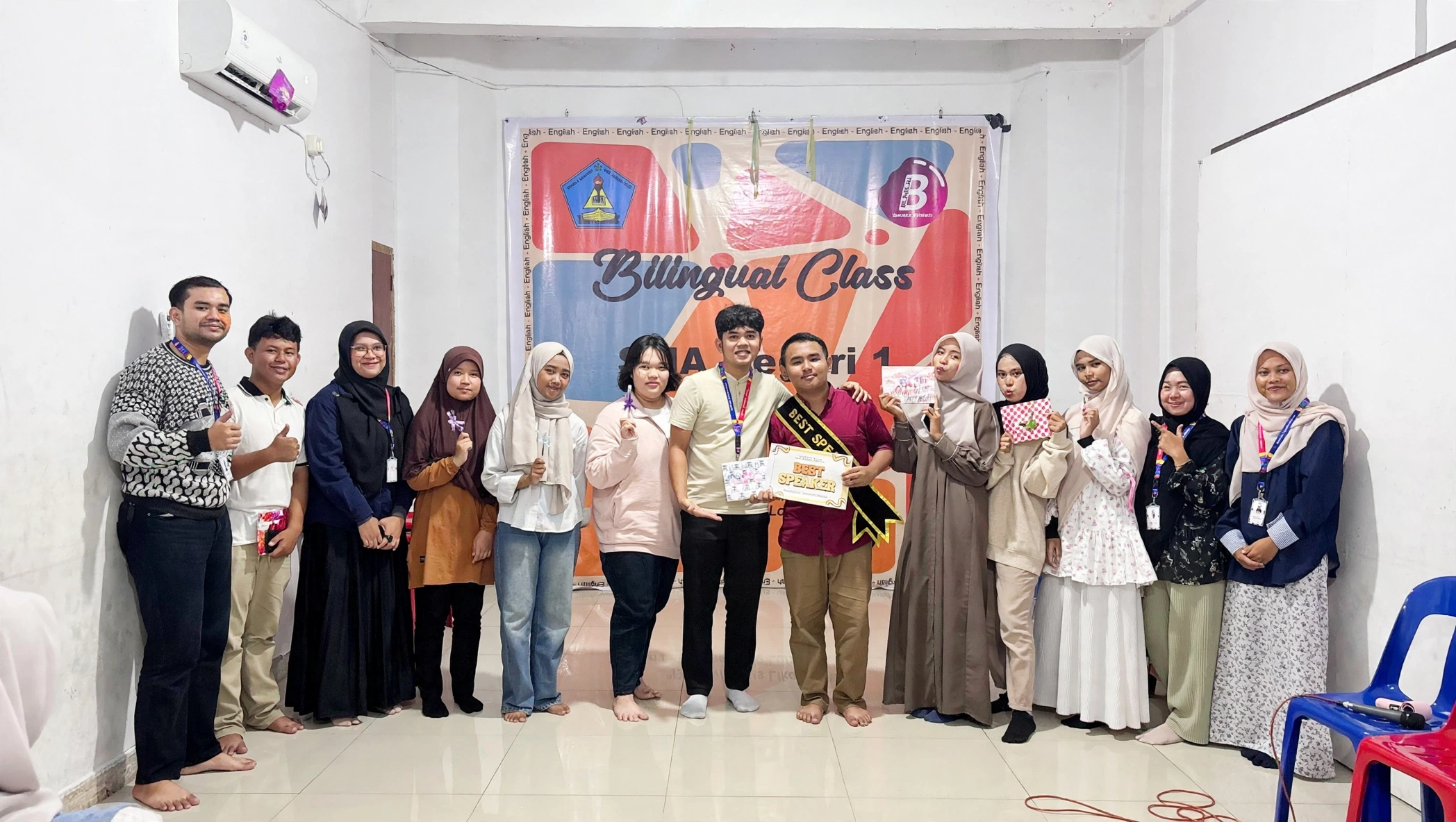 Foto 1 — Gelar Bilingual English Show, Tampilkan Kepercayaan Diri Berbahasa Inggris