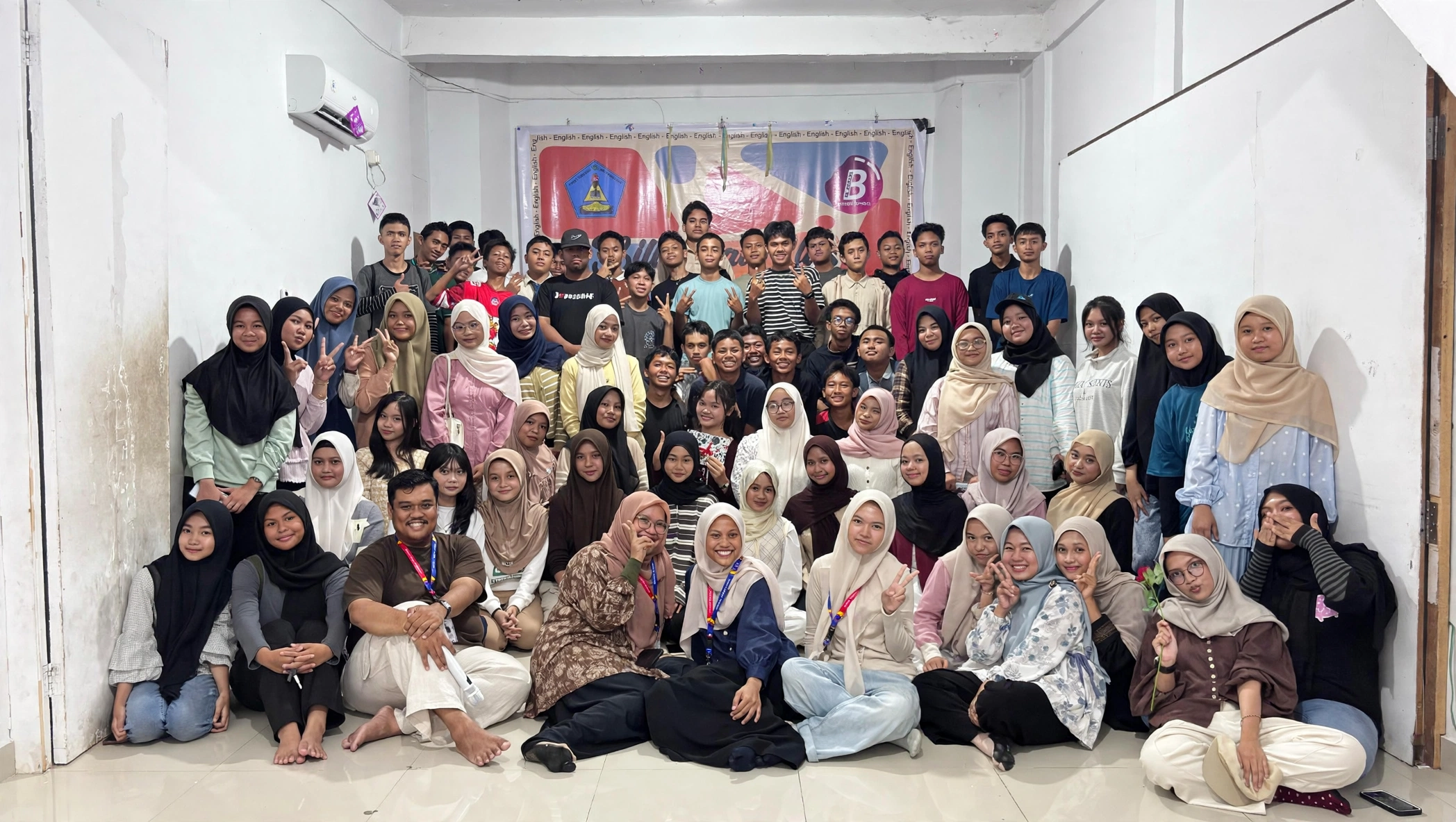 Foto 3 — Gelar Bilingual English Show, Tampilkan Kepercayaan Diri Berbahasa Inggris